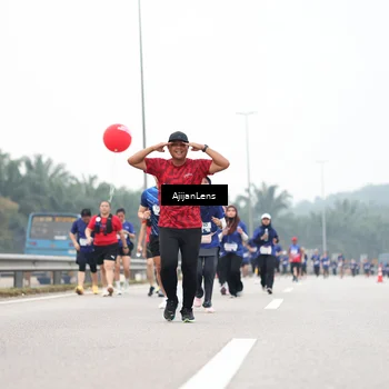 Runner Photo 7415981