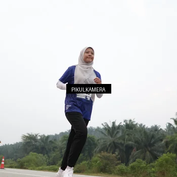 Runner Photo 7416003