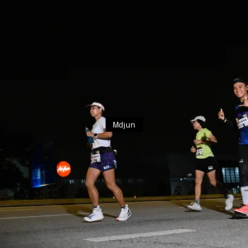Runner Photo 7416013
