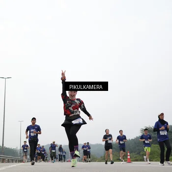 Runner Photo 7416017