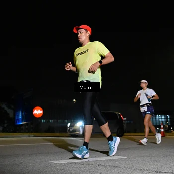 Runner Photo 7416023