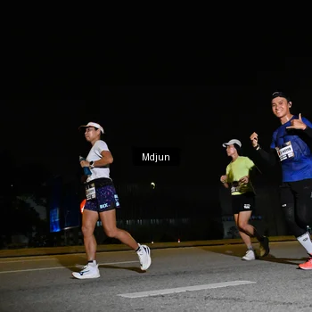 Runner Photo 7416024