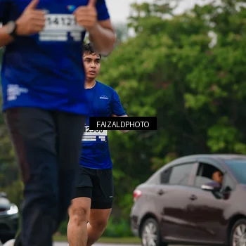 Runner Photo 7416028