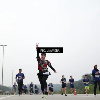 Runner Photo 7416031