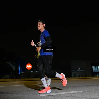 Runner Photo 7416040