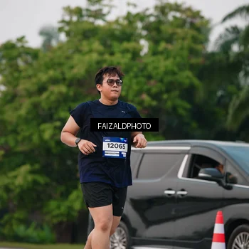 Runner Photo 7416055