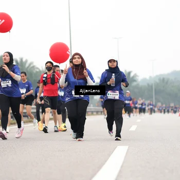 Runner Photo 7416059