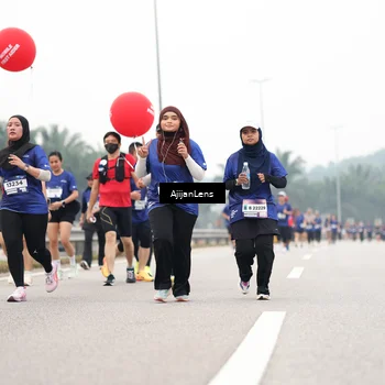 Runner Photo 7416060