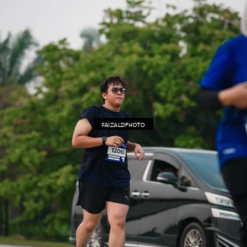 Runner Photo 7416062