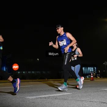 Runner Photo 7416066