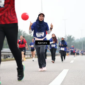 Runner Photo 7416073