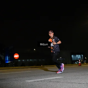 Runner Photo 7416079