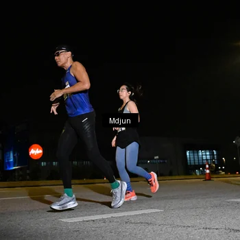 Runner Photo 7416080
