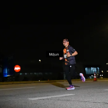 Runner Photo 7416083