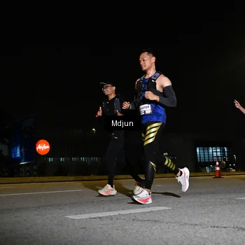 Runner Photo 7416107