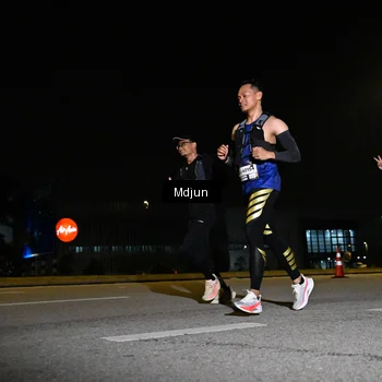 Runner Photo 7416110