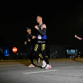 Runner Photo 7416118