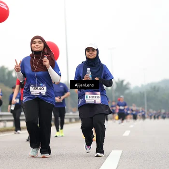 Runner Photo 7416123