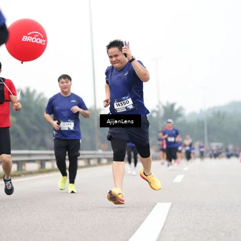 Runner Photo 7416151