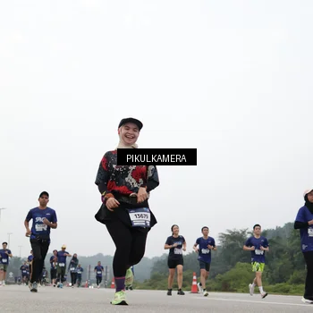 Runner Photo 7416195