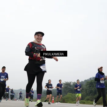Runner Photo 7416254