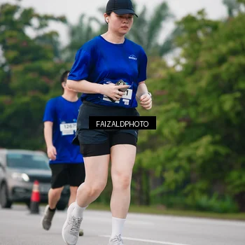 Runner Photo 7416265