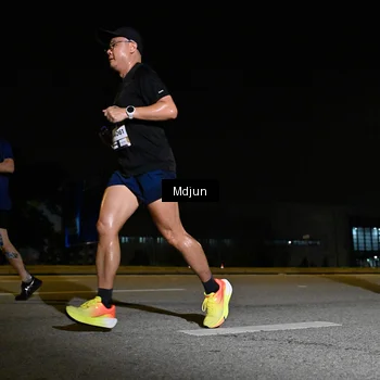 Runner Photo 7416370