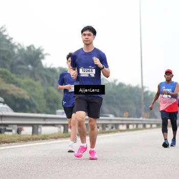 Runner Photo 7416384