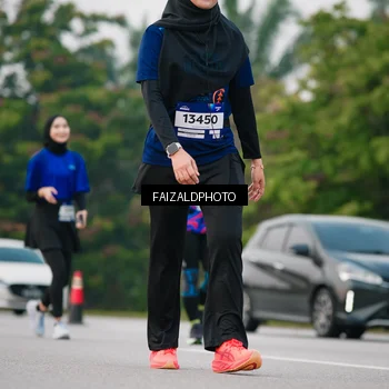 Runner Photo 7416400