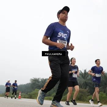 Runner Photo 7416469