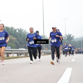Runner Photo 7416511