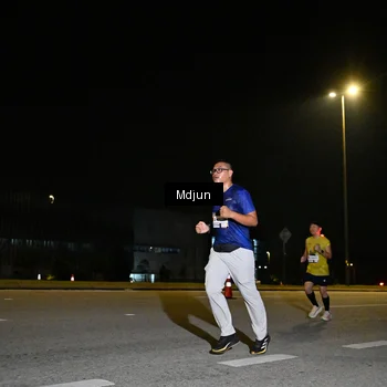 Runner Photo 7416575