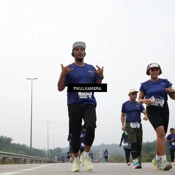 Runner Photo 7416670