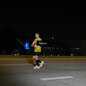 Runner Photo 7416672
