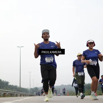 Runner Photo 7416674