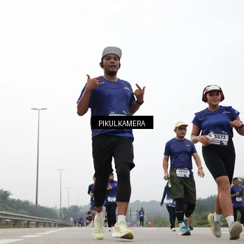 Runner Photo 7416677