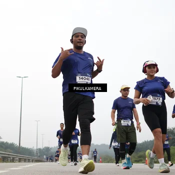 Runner Photo 7416686