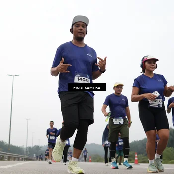 Runner Photo 7416706