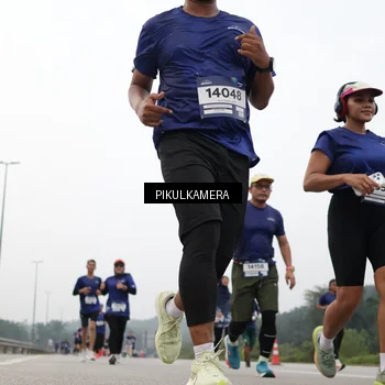 Runner Photo 7416776