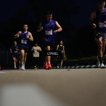 Runner Photo 7416792