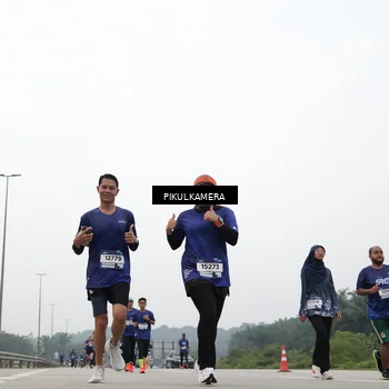 Runner Photo 7416799