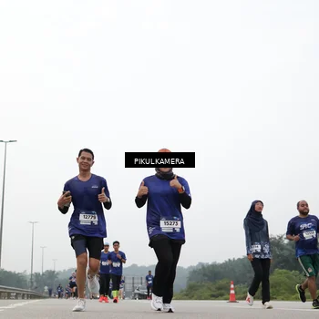 Runner Photo 7416816