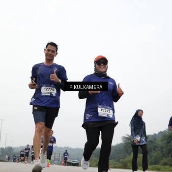 Runner Photo 7416902