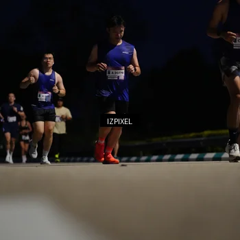 Runner Photo 7416916