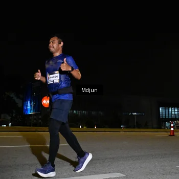 Runner Photo 7417000