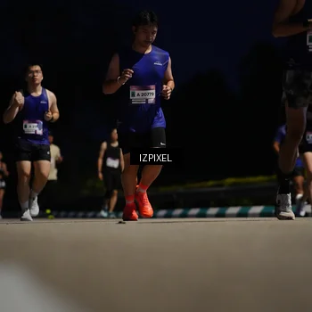Runner Photo 7417010