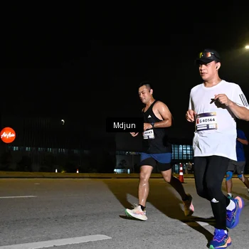 Runner Photo 7417012