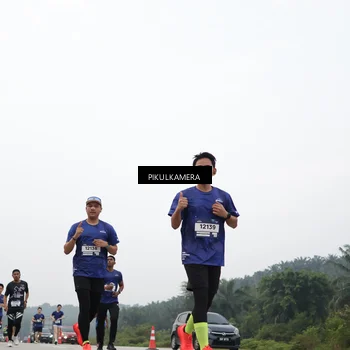 Runner Photo 7417050