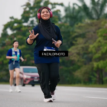 Runner Photo 7417056