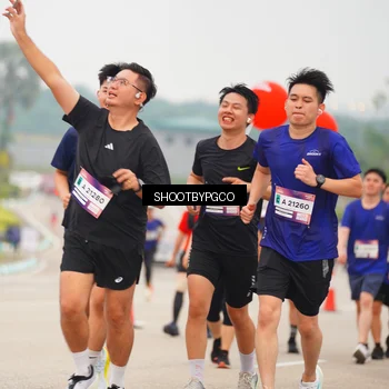 Runner Photo 7417063